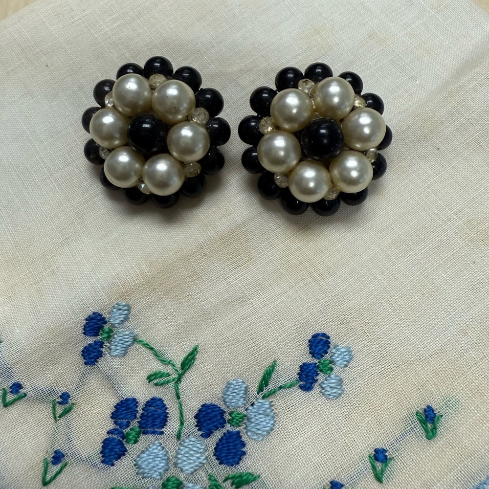 Vintage Earrings Black and Pearl Rhinestone Cluster Clip-Ons - Picture 4 of 10